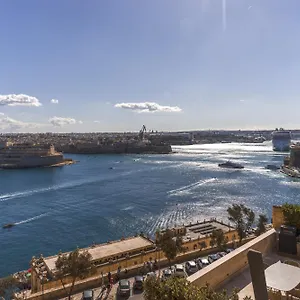 https://apt-harbour-view-large-2br.hotelssaintjulians.com