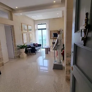 https://apt-grand-harbour-view.hotelssaintjulians.com