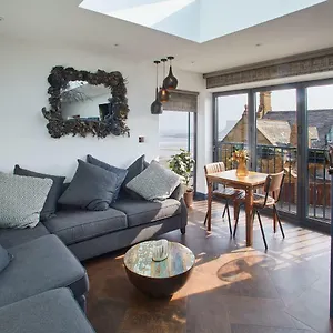 https://the-nook-saltburn-by-the-sea.yorkshirehotels.net